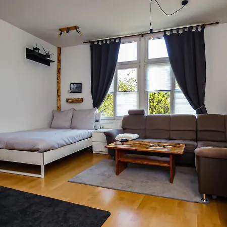 #111 - Lux-flat Lennep - Altstadt - Netflix & Amazon Prime - Felswand アパート レムシャイト