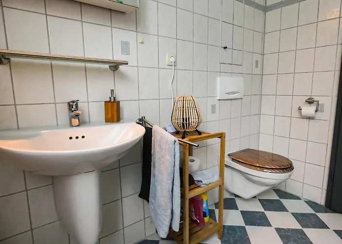 #111 - Lux-flat Lennep - Altstadt - Netflix & Amazon Prime - Felswand Lejlighed Remscheid