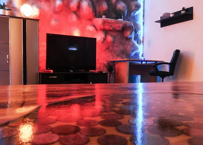 #111 - Lux-flat Lennep - Altstadt - Netflix & Amazon Prime - Felswand *